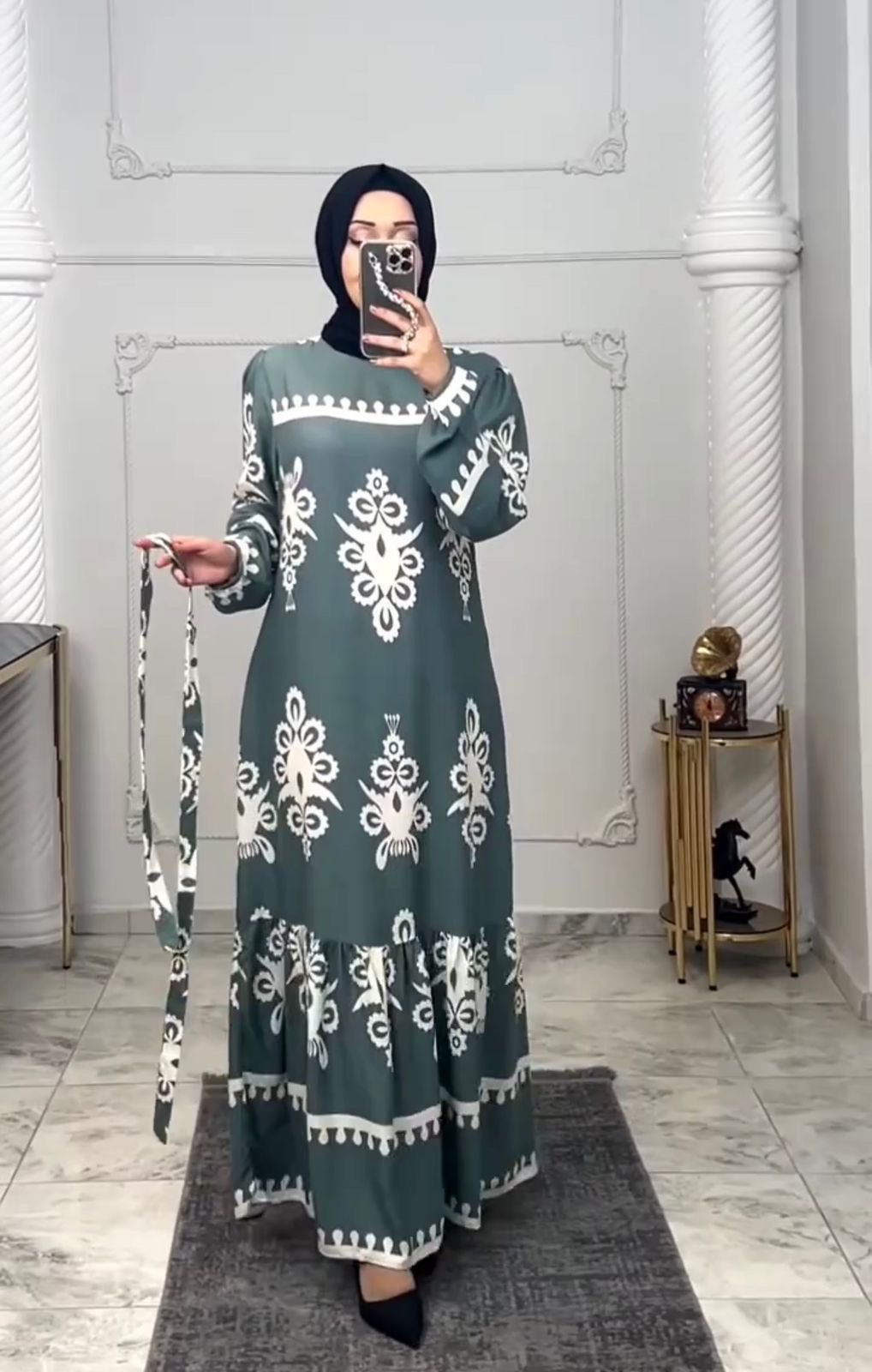 Luxurious Irani Design Abaya - Image 4
